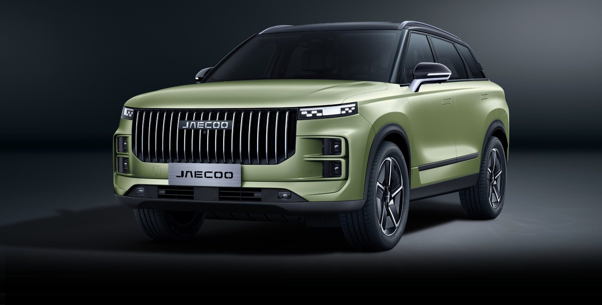 CARBON CRYSTAL BLACK & MODEL GREEN 